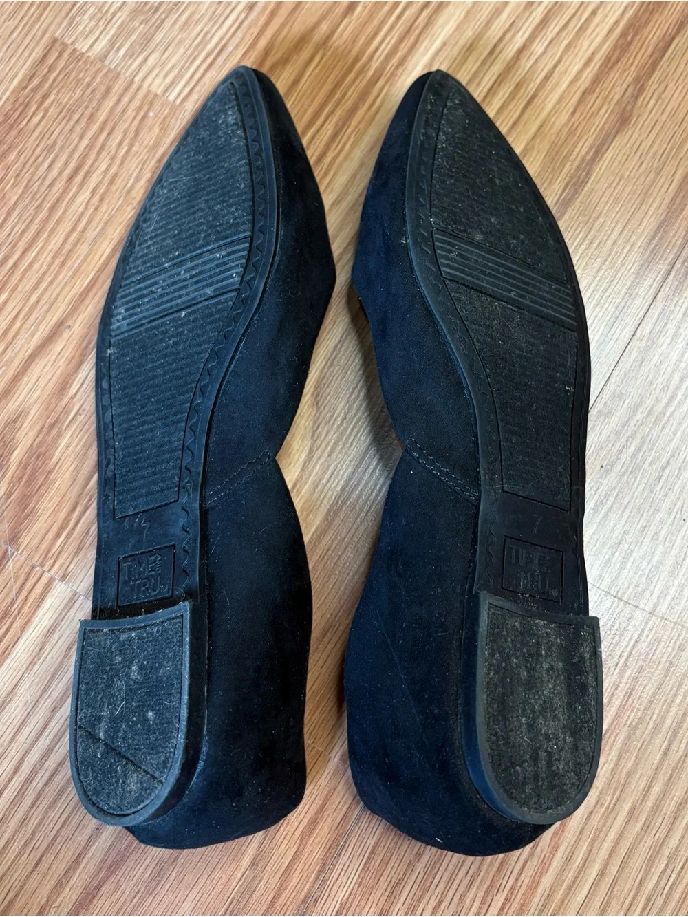Time and Tru Black Pointed Toe Memory Foam Ballet Flats